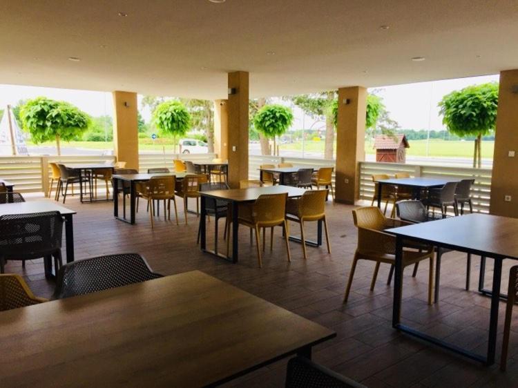 מלון Martjanci Restavracija In Prenocisca Carda מראה חיצוני תמונה